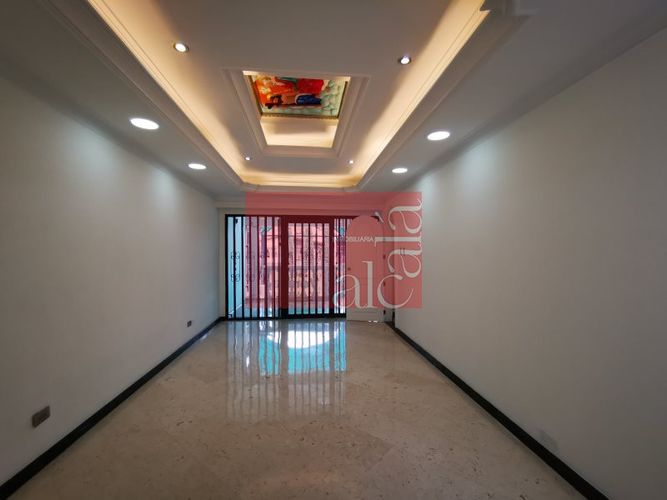 Casa de 6 alcobas en venta en Conquistadores, Medellín, 217 m² · foto 17 de 24