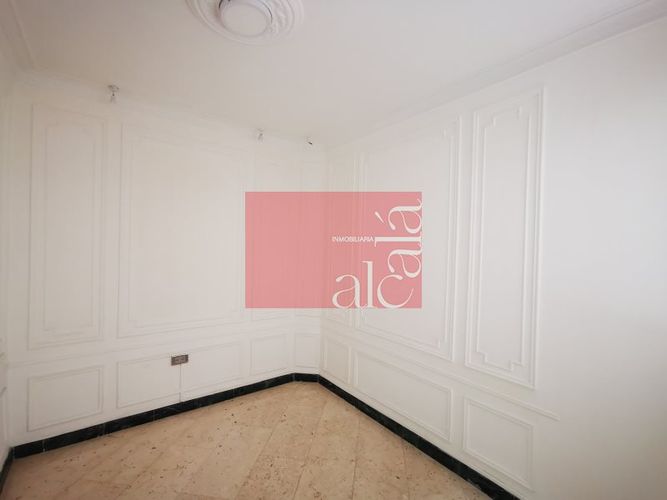 Casa de 6 alcobas en venta en Conquistadores, Medellín, 217 m² · foto 21 de 24