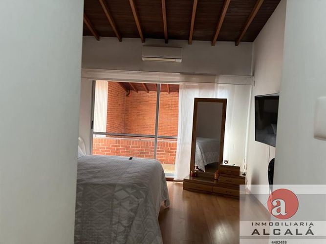 Casa de 5 alcobas en venta en San Lucas, Medellín, 290 m² · foto 8 de 24