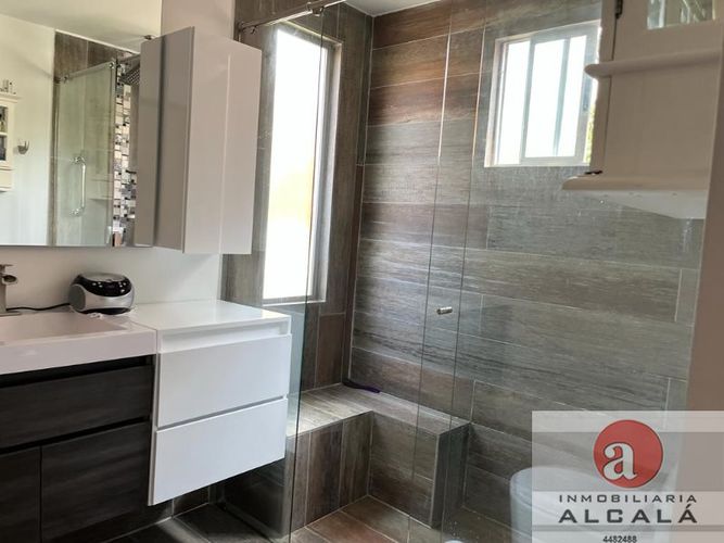 Casa de 5 alcobas en venta en San Lucas, Medellín, 290 m² · foto 9 de 24