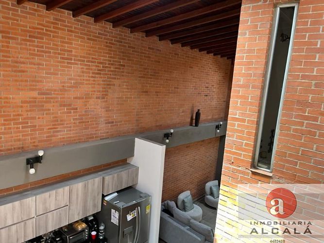 Casa de 5 alcobas en venta en San Lucas, Medellín, 290 m² · foto 10 de 24