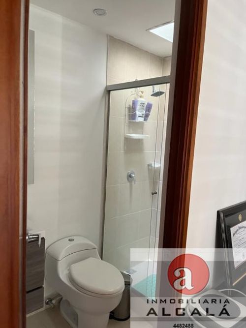 Casa de 5 alcobas en venta en San Lucas, Medellín, 290 m² · foto 11 de 24