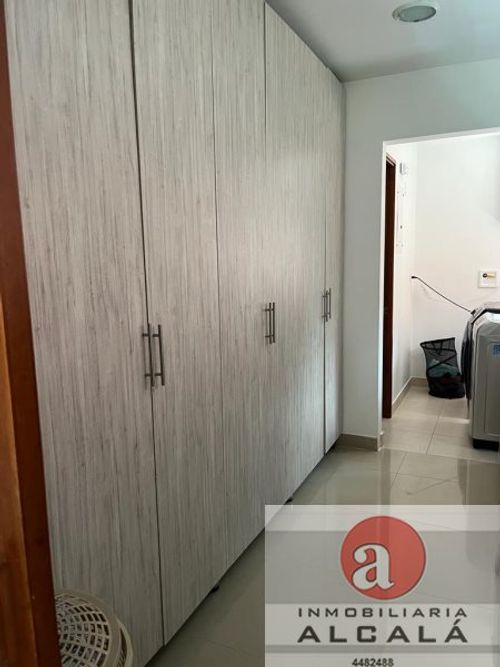 Casa de 5 alcobas en venta en San Lucas, Medellín, 290 m² · foto 24 de 24