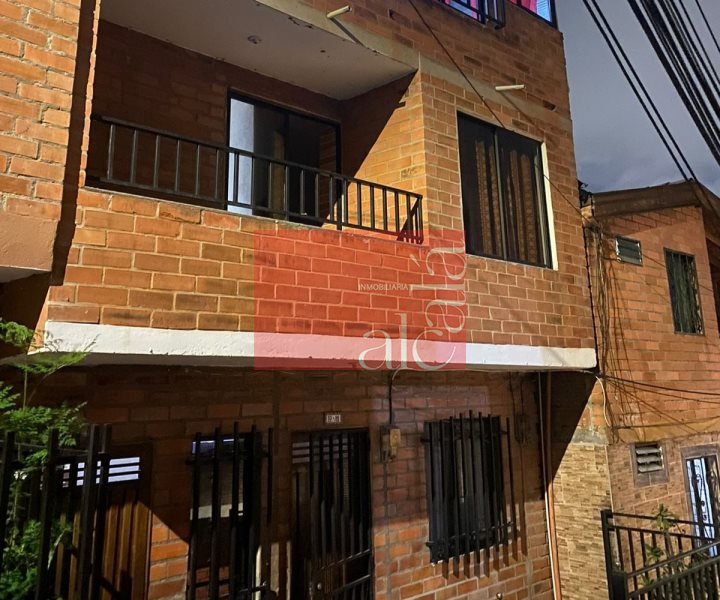 Apartamento en venta en Centro, Itagüí · foto 2 de 9