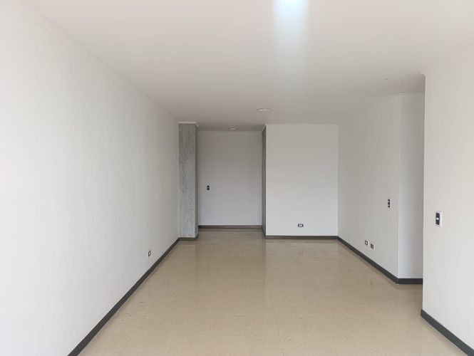 Apartamento de 3 alcobas en arriendo en Los Naranjos, Medellín, 86 m² · foto 2 de 18
