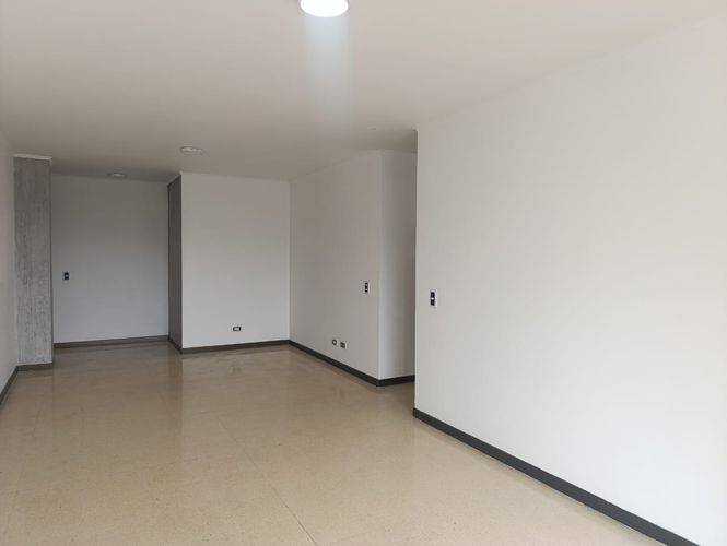 Apartamento de 3 alcobas en arriendo en Los Naranjos, Medellín, 86 m² · foto 10 de 18