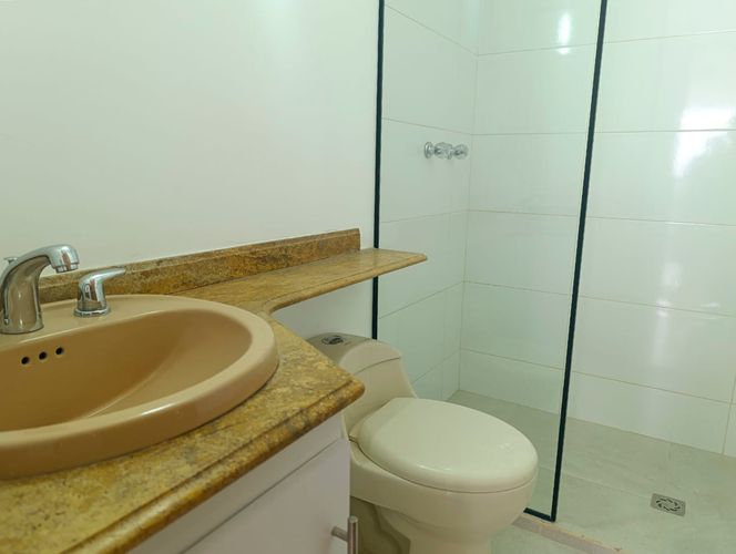 Apartamento de 3 alcobas en arriendo en Los Naranjos, Medellín, 86 m² · foto 17 de 18