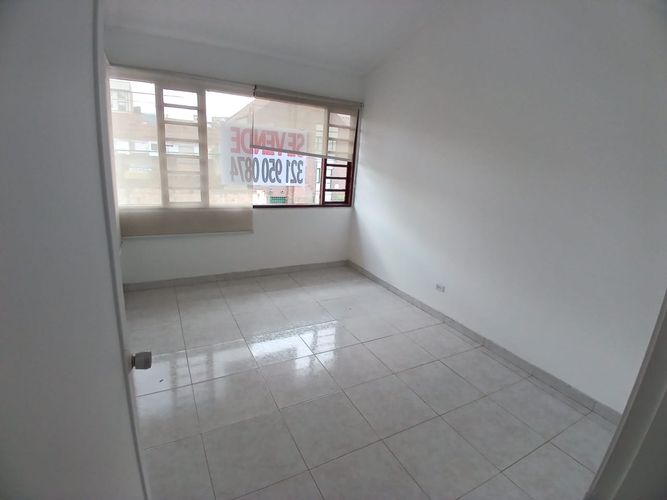 Casa de 5 alcobas en venta en Niza Norte, Bogotá, 225 m² · foto 14 de 19