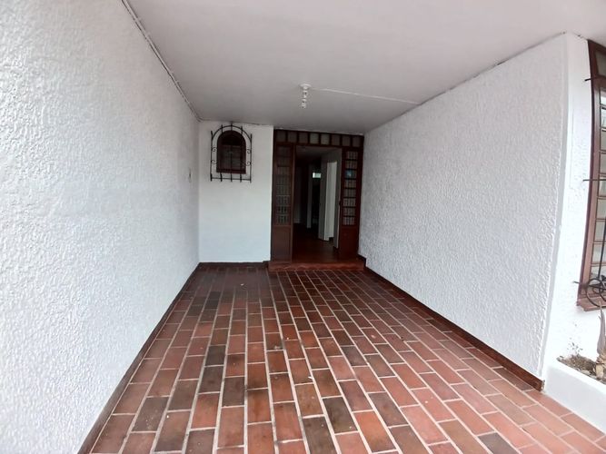 Casa de 5 alcobas en venta en Niza Norte, Bogotá, 225 m² · foto 15 de 19