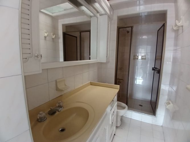 Casa de 5 alcobas en venta en Niza Norte, Bogotá, 225 m² · foto 16 de 19