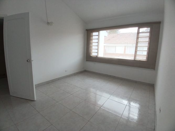 Casa de 5 alcobas en venta en Niza Norte, Bogotá, 225 m² · foto 18 de 19