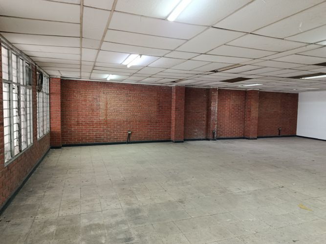 Bodega en arriendo en San Pedro, Cali, 700 m² · foto 7 de 24
