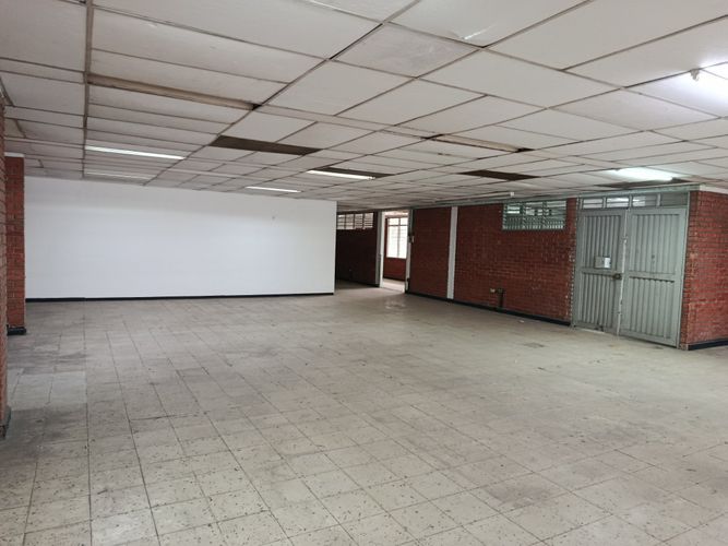 Bodega en arriendo en San Pedro, Cali, 700 m² · foto 9 de 24