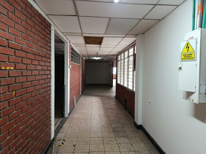 Bodega en arriendo en San Pedro, Cali, 700 m² · foto 13 de 24