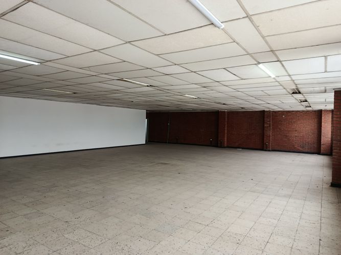 Bodega en arriendo en San Pedro, Cali, 700 m² · foto 19 de 24