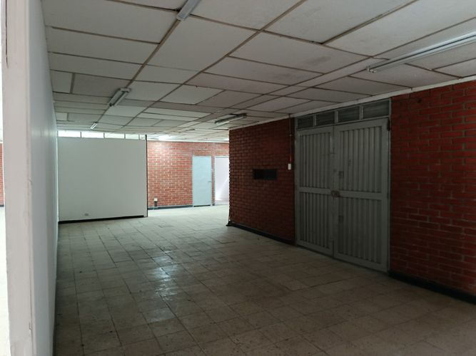 Bodega en arriendo en San Pedro, Cali, 700 m² · foto 21 de 24