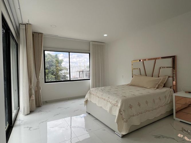 Casa de 3 alcobas en venta en Chipre, Rionegro, 350 m² · foto 5 de 16