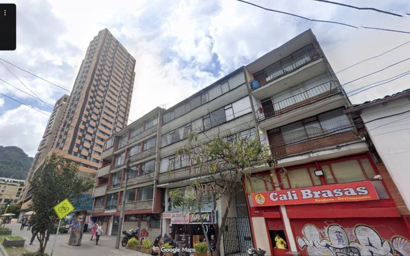 Apartamento de 3 alcobas en venta en La Merced, Bogotá, 124 m² · foto 3 de 18