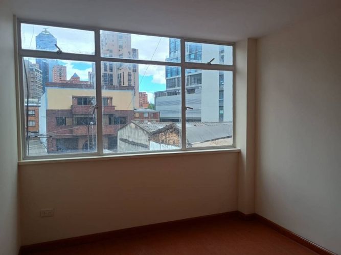 Apartamento de 3 alcobas en venta en La Merced, Bogotá, 124 m² · foto 4 de 18