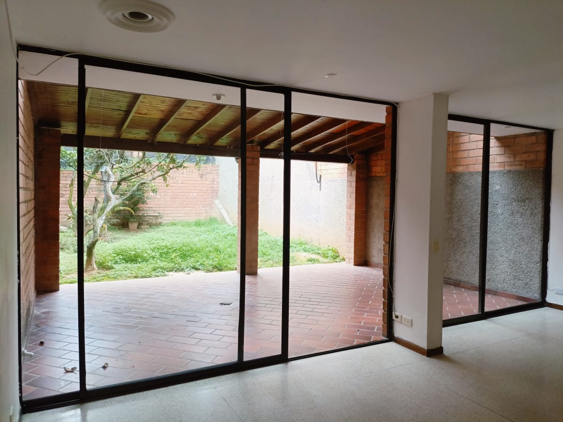Casa en Arriendo en Belén, Medellín en Loma De Los Bernal
