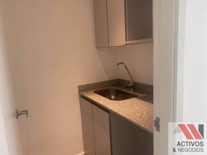 Oficina en arriendo en Los Balsos, Medellín, 43 m² · foto 4 de 14