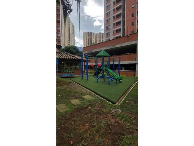 Apartamento de 3 alcobas en venta en Ditaires, Itagüí, 70 m² · foto 3 de 16