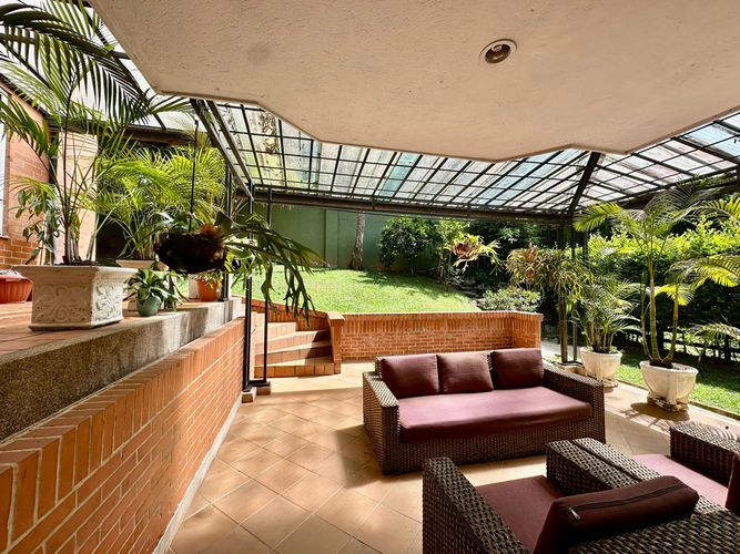 Casa de 4 alcobas en arriendo en Las Lomas, Medellín, 264 m² · foto 20 de 24