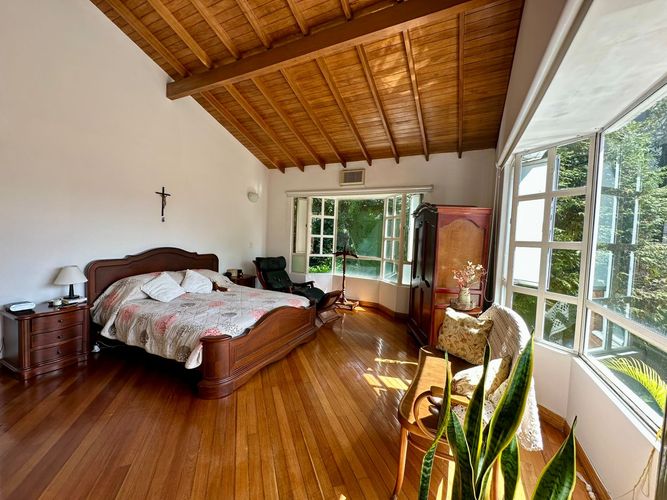 Casa de 4 alcobas en arriendo en Las Lomas, Medellín, 264 m² · foto 22 de 24
