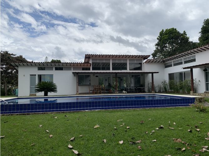 Casa de 3 alcobas en venta en Via El Eden, Armenia, 261 m² · foto 4 de 24