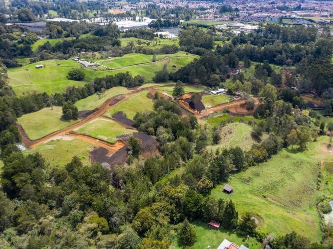 Lote en venta en El Tambo, La Ceja, 1000 m² · foto 4 de 5