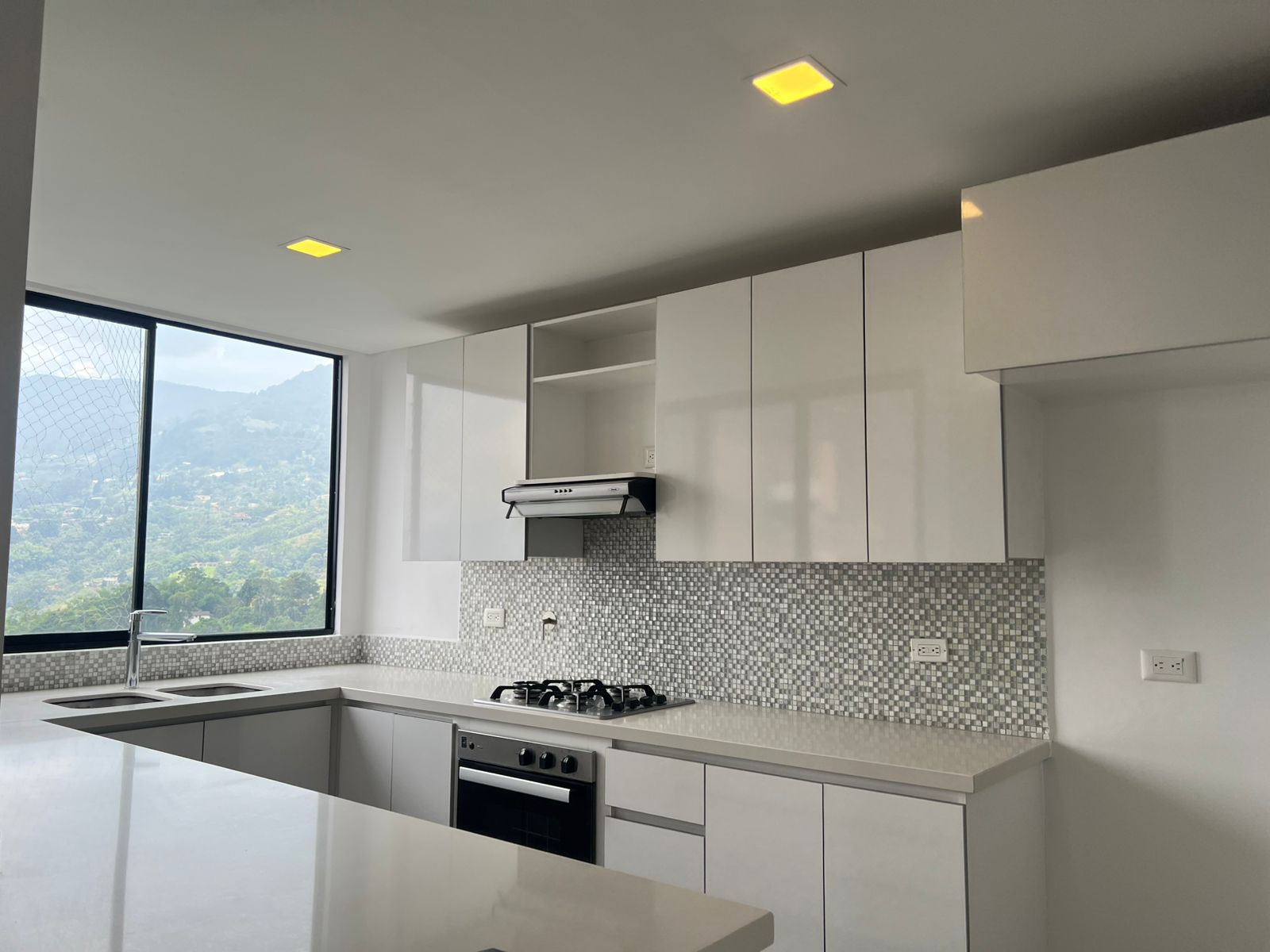 Apartamento en arriendo en La Pradera, Envigado · foto 3 de 16