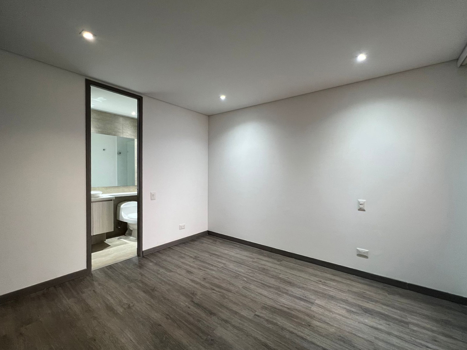 Apartamento en arriendo en La Pradera, Envigado · foto 13 de 16