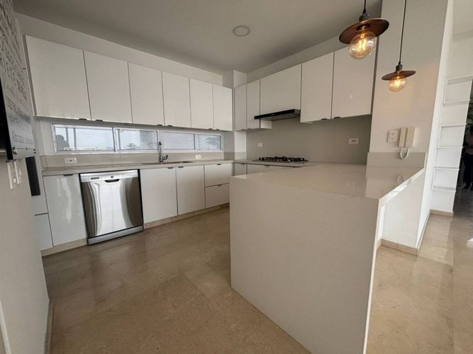 Apartamento de 4 alcobas en venta en Pance, Cali, 212 m² · foto 2 de 14