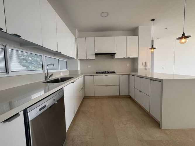 Apartamento de 4 alcobas en venta en Pance, Cali, 212 m² · foto 3 de 14