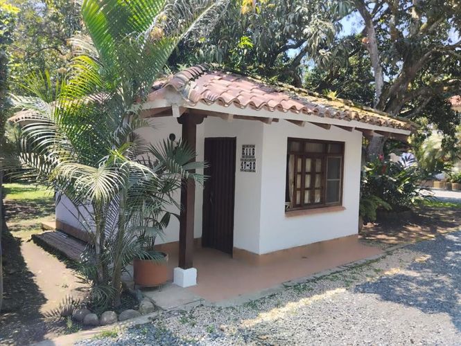 Casa de 5 alcobas en venta en Bochalema, Cali, 455 m² · foto 2 de 20