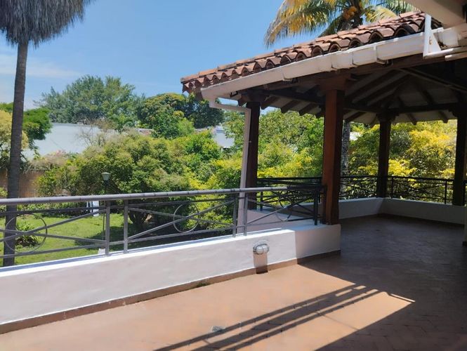 Casa de 5 alcobas en venta en Bochalema, Cali, 455 m² · foto 3 de 20