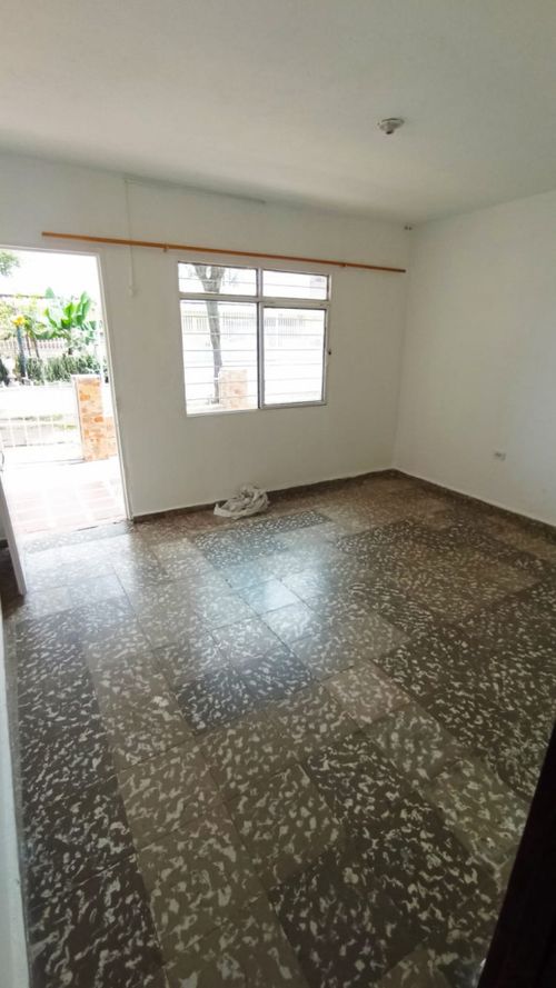 Casa de 12 alcobas en venta en Base Aerea, Cali, 350 m² · foto 4 de 18