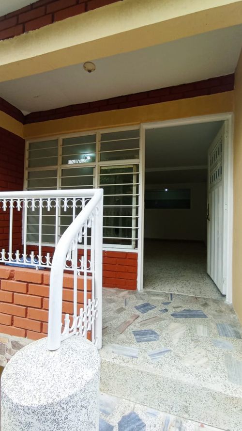 Casa de 12 alcobas en venta en Base Aerea, Cali, 350 m² · foto 13 de 18