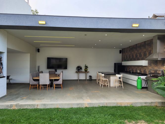 Casa de 8 alcobas en venta en Pance, Cali · foto 10 de 24
