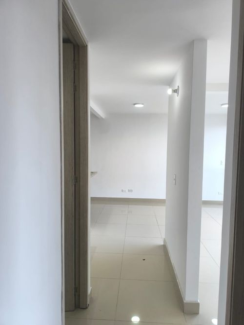 Apartamento de 2 alcobas en venta en La Rivera I, Cali, 57 m² · foto 18 de 24