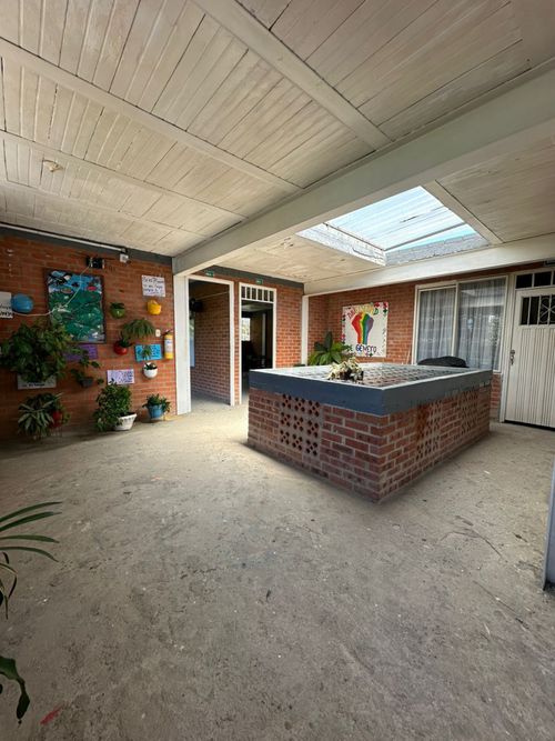 Edificio en venta en Valle Grande, Cali, 203 m² · foto 5 de 11