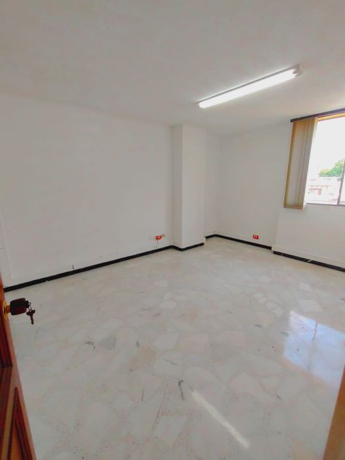 Local en arriendo en Ciudad 2000, Cali, 140 m² · foto 3 de 24