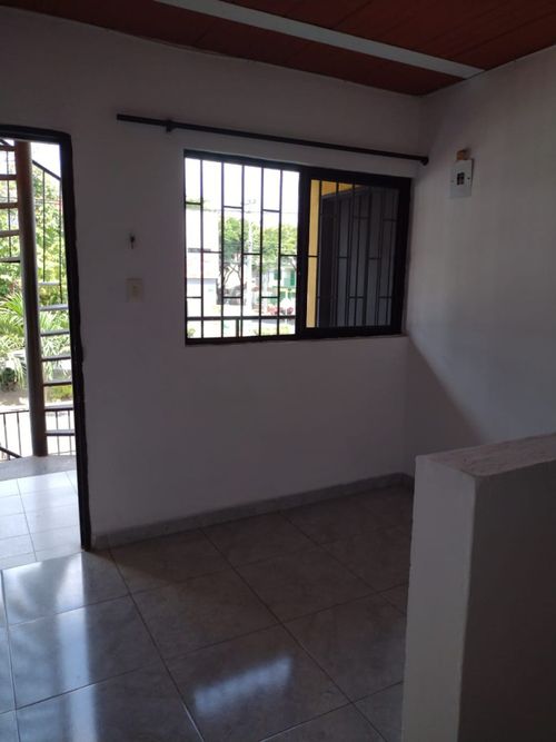 Edificio en venta en Ciudadela Comfandi, Cali, 190 m² · foto 2 de 11