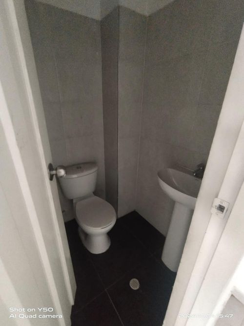 Local en arriendo en Union De Vivienda Popular, Cali, 30 m² · foto 8 de 12