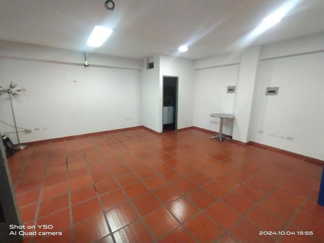 Local en arriendo en Union De Vivienda Popular, Cali, 30 m² · foto 10 de 12