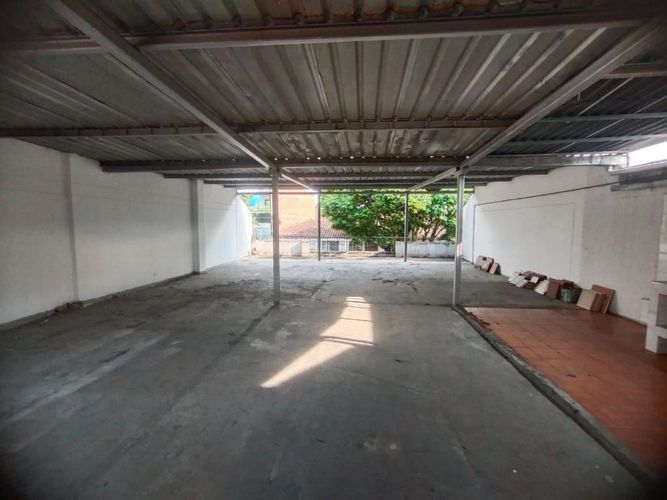 Casa de 5 alcobas en venta en El Limonar, Cali, 450 m² · foto 3 de 24