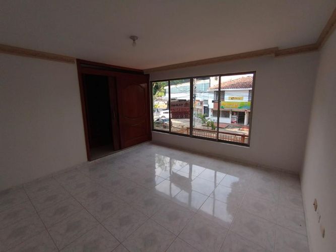 Casa de 5 alcobas en venta en El Limonar, Cali, 450 m² · foto 13 de 24