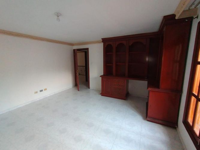 Casa de 5 alcobas en venta en El Limonar, Cali, 450 m² · foto 17 de 24