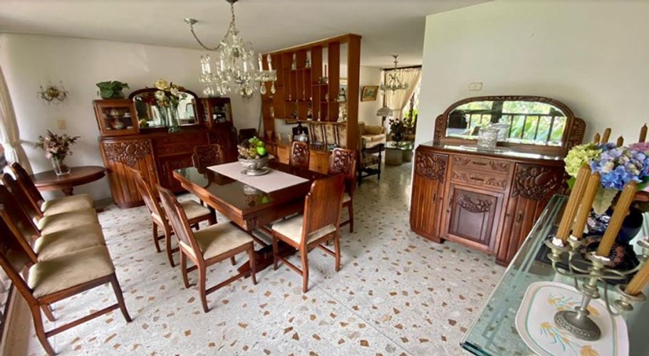 Casa de 4 alcobas en venta en Santa Teresita, Cali, 340 m² · foto 2 de 10