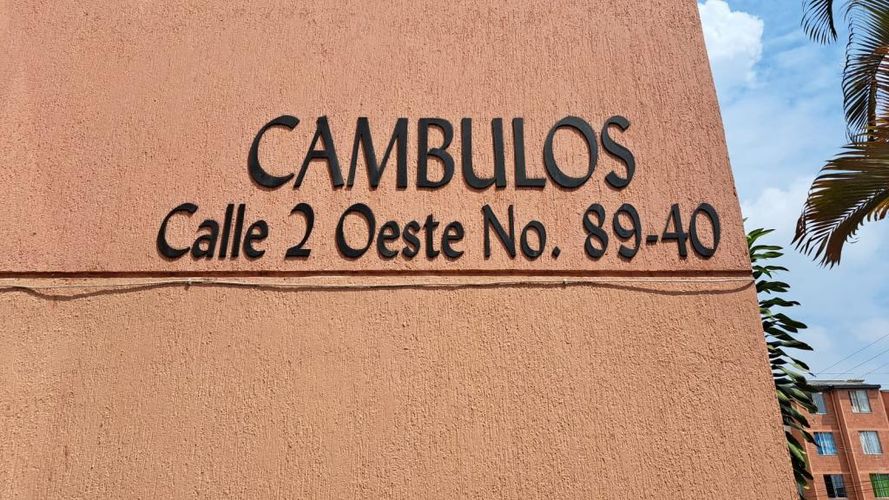 Apartamento de 2 alcobas en venta en Batallon Pichincha, Cali, 43 m² · foto 2 de 16